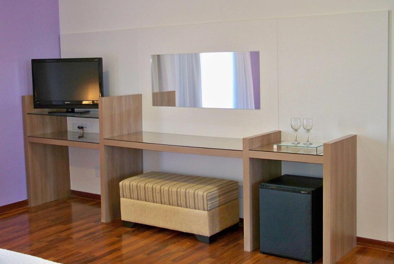 Ramada By Wyndham Furnaspark فورميغا المظهر الخارجي الصورة
