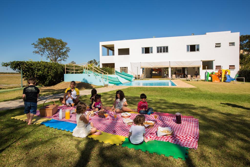Ramada By Wyndham Furnaspark فورميغا المظهر الخارجي الصورة