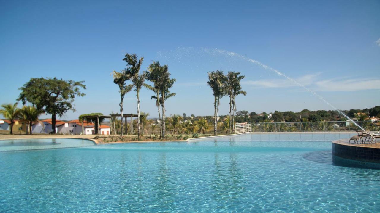 Ramada By Wyndham Furnaspark فورميغا المظهر الخارجي الصورة
